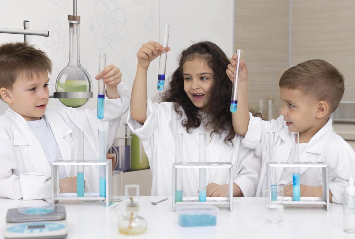 kids-doing-chemical-experiment-school